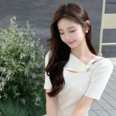 隔楼女孩：我们之间的层距